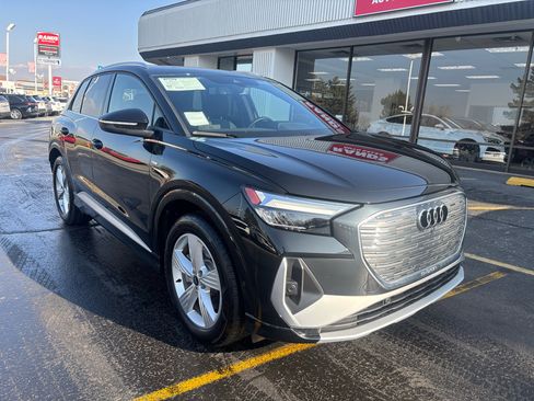 Used 2024 Audi Q4 e-tron Premium Plus w/ Premium Plus image 2