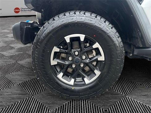 Used 2024 Jeep Wrangler Unlimited Rubicon 4xe image 14