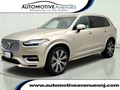 Used 2024 Volvo XC90 T8 Plus w/ Protection Package Premier AWD/4WD image 1