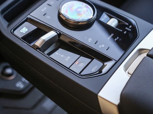 Used 2025 BMW iX xDrive50 image 16