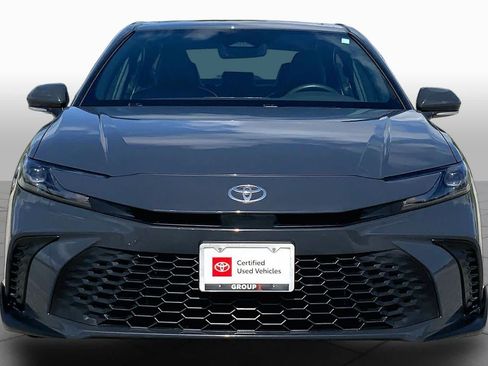 Used 2025 Toyota Camry SE FWD image 4