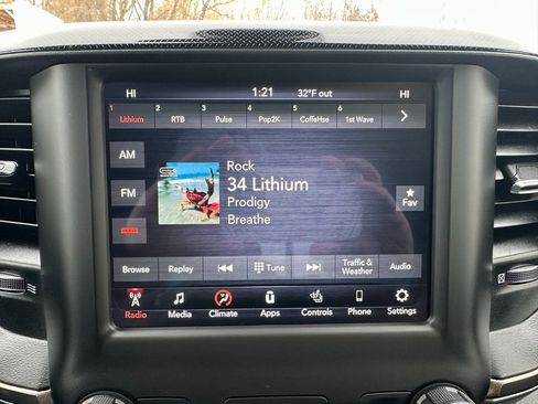 Used 2020 RAM 1500 Sport w/ Level 2 Equipment Goup w/2_L image 4