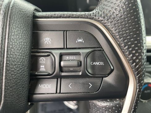 Used 2024 Toyota Tacoma TRD Off-Road image 10