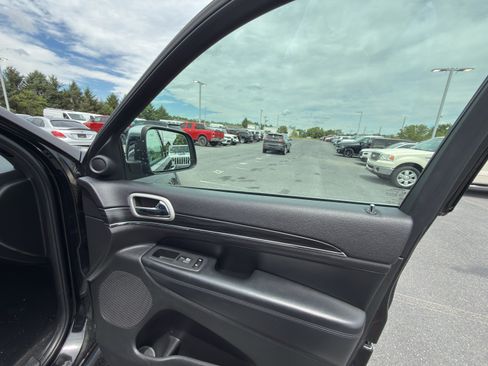 Used 2021 Jeep Grand Cherokee Limited AWD/4WD image 19