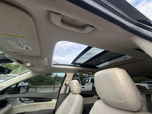 Used 2020 Cadillac XT6 Premium Luxury FWD image 31