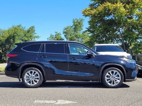 Used 2023 Toyota Highlander Limited AWD/4WD image 5