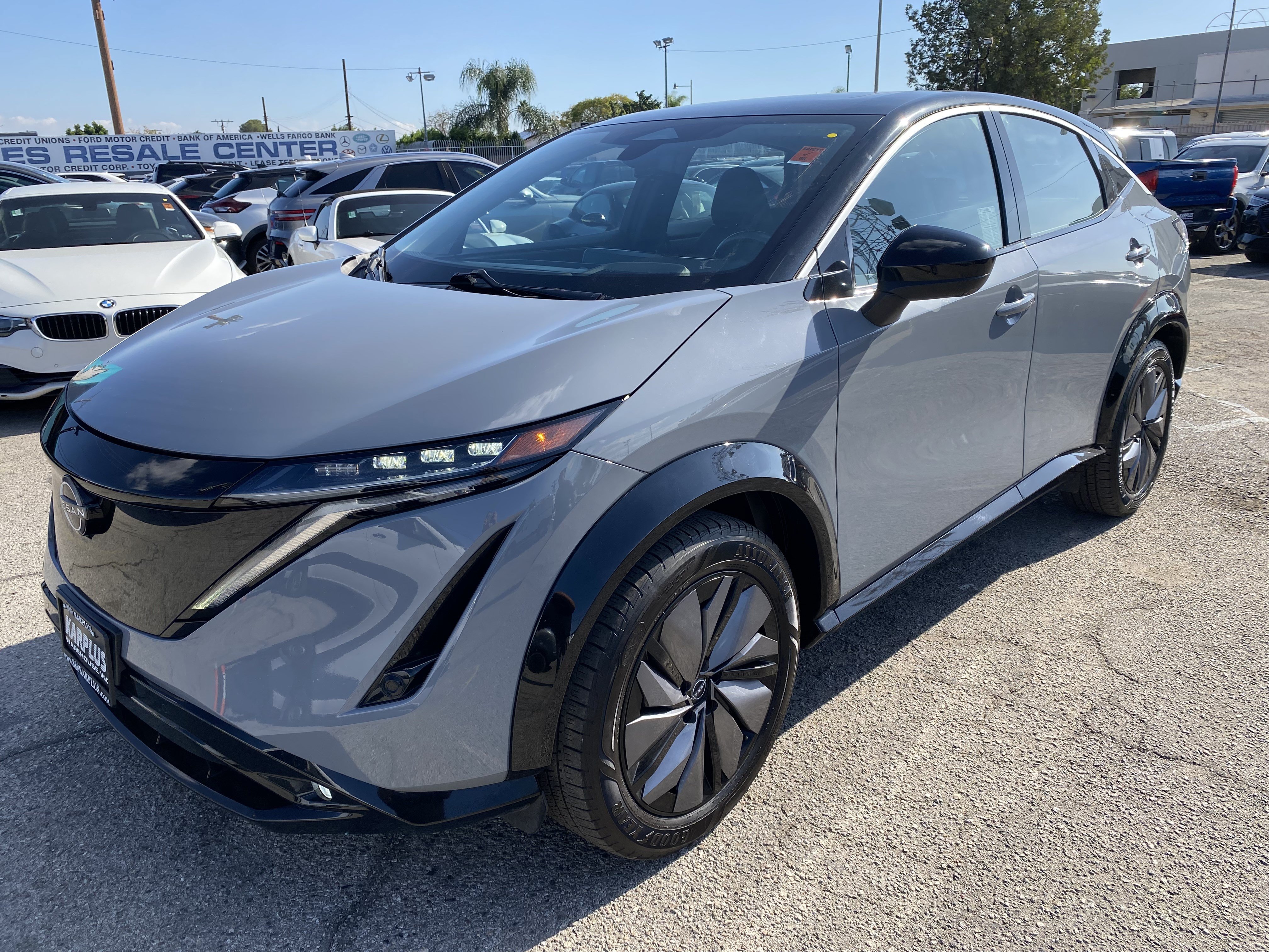 Used 2023 Nissan Ariya FWD image 2