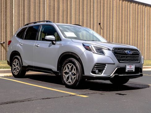 Used 2023 Subaru Forester Premium AWD/4WD image 42