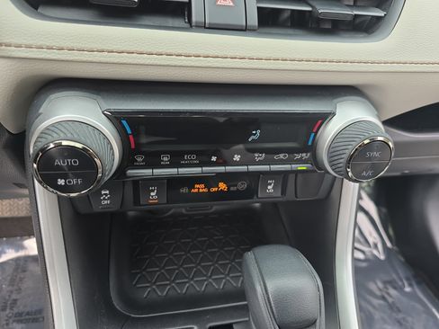 Used 2024 Toyota RAV4 XLE w/ Convenience Package image 23