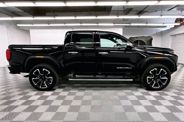 Used 2023 GMC Canyon Denali AWD/4WD image 15