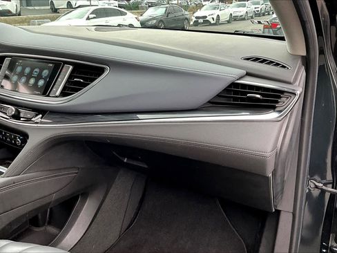 Used 2018 Buick Enclave Premium w/ Experience Buick Package image 17