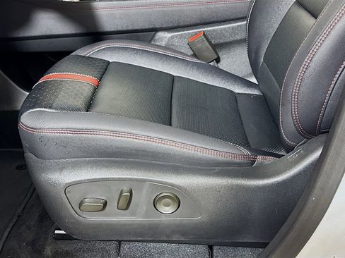 Certified 2025 Chevrolet Traverse RS image 18