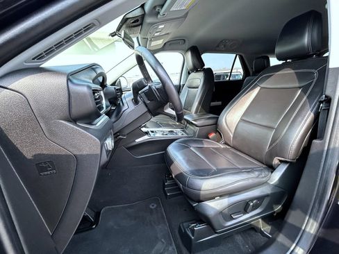 Used 2021 Ford Explorer XLT w/ Equipment Group 202A AWD/4WD image 10