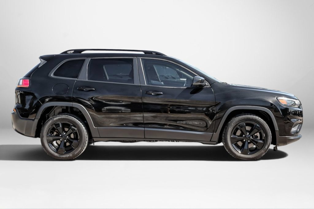 Used 2021 Jeep Cherokee Latitude Plus FWD image 5