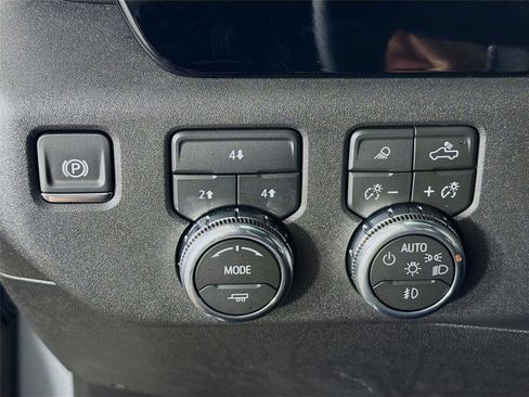 New 2026 GMC Sierra 2500 SLE w/ SLE Value Package; AWD/4WD image 10