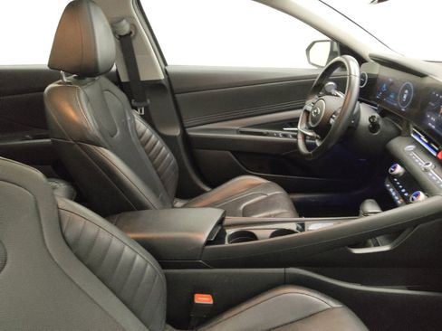 Used 2022 Hyundai Elantra Limited w/ Preferred Accessory Package FWD image 21