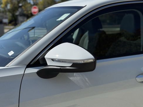 New 2025 Volkswagen Tiguan SE image 15