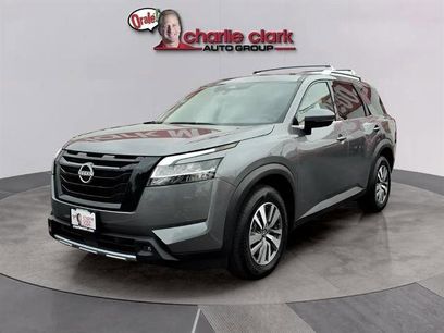 Certified 2023 Nissan Pathfinder SL w/ Lighting Package (N92)