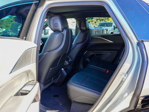 Certified 2025 Cadillac Lyriq Luxury image 10