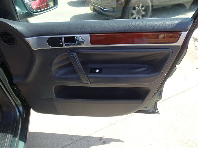 Used 2004 Volkswagen Touareg V6 AWD/4WD image 21
