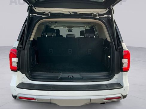 Used 2024 Ford Expedition XLT image 19