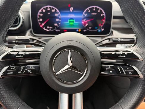 Used 2024 Mercedes-Benz C 300 4MATIC Sedan image 22