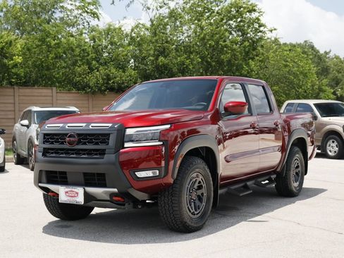Used 2025 Nissan Frontier PRO-4X AWD/4WD image 7