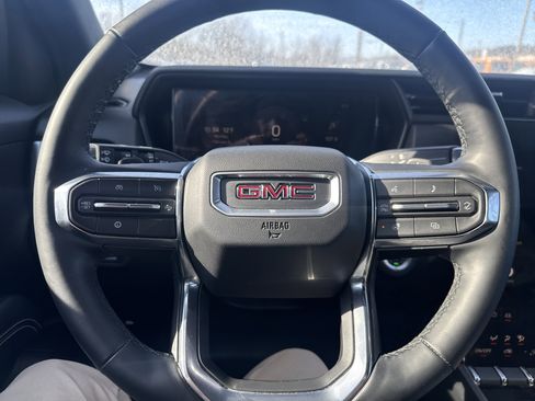 Used 2025 GMC Terrain Elevation image 17
