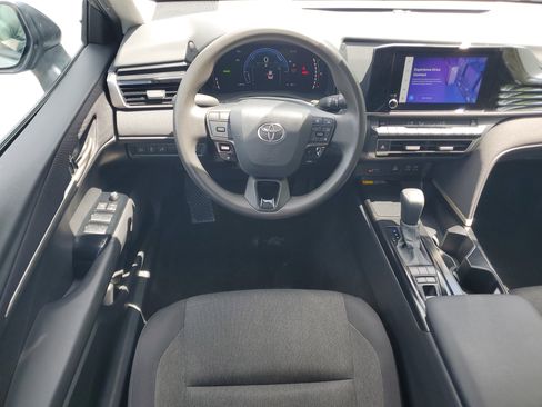 Used 2025 Toyota Camry LE image 22