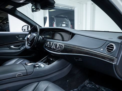 Used 2015 Mercedes-Benz S 550 Sedan image 27