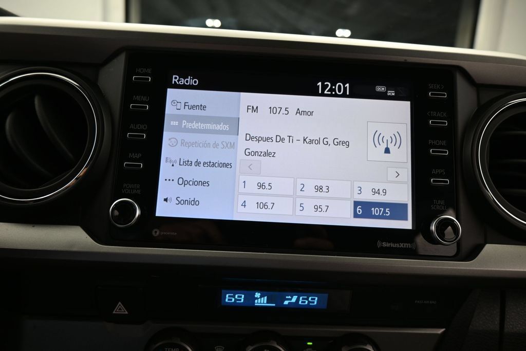 Used 2022 Toyota Tacoma SR5 w/ Technology Package RWD image 24