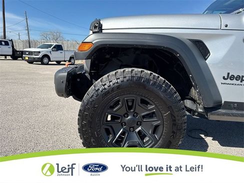 Used 2024 Jeep Wrangler Sport image 23