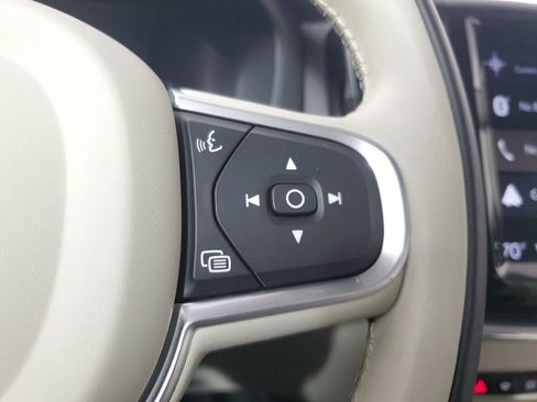 Used 2018 Volvo XC60 T5 Momentum w/ Vision Package image 28