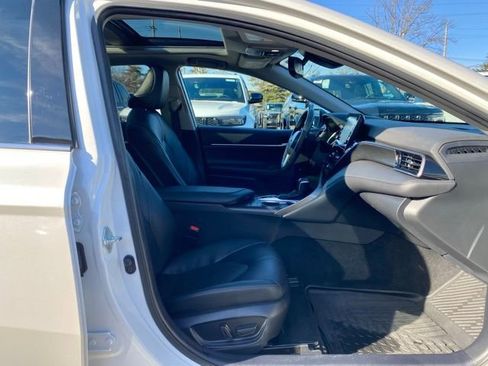 Used 2021 Toyota Camry XLE w/ Cold Weather Package image 34