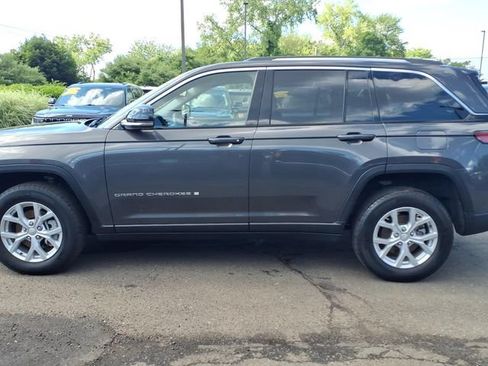 Certified 2023 Jeep Grand Cherokee Limited AWD/4WD image 4