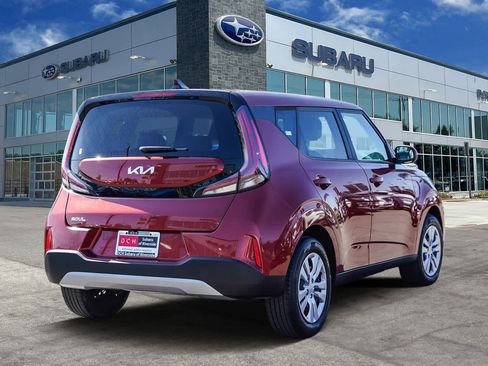 Used 2023 Kia Soul LX image 4