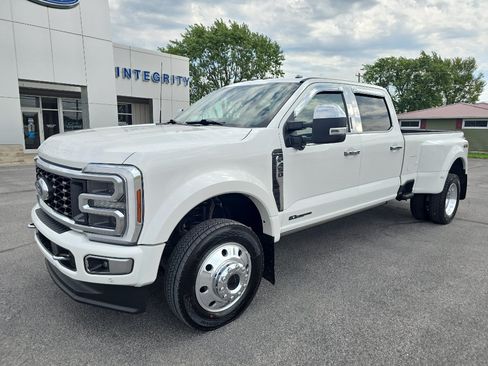 Used 2024 Ford F450 Platinum AWD/4WD image 3