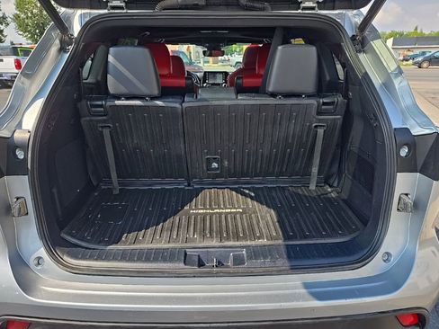 Used 2022 Toyota Highlander XSE image 28