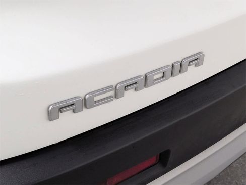 Used 2019 GMC Acadia SLE image 13