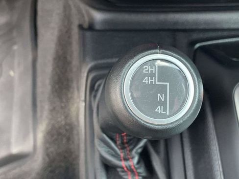 Used 2021 Jeep Gladiator Rubicon AWD/4WD image 15