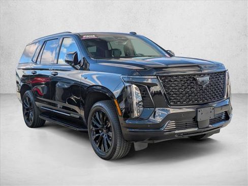 Used 2025 Cadillac Escalade Premium Luxury image 3