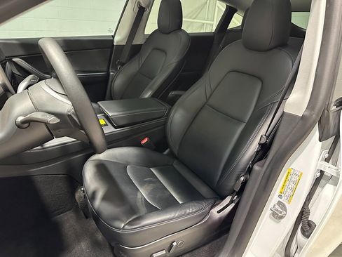 Used 2021 Tesla Model Y Long Range image 26