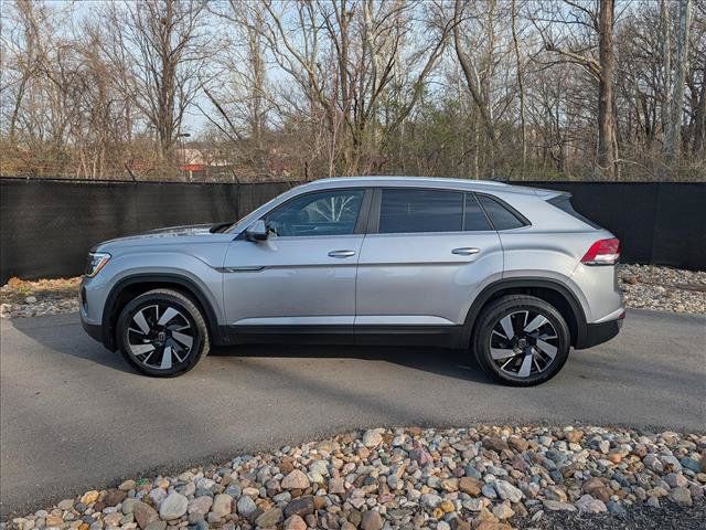 Certified 2024 Volkswagen Atlas Cross Sport SE AWD/4WD image 2