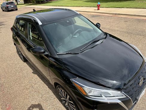 Used 2021 Nissan Kicks SV FWD image 12