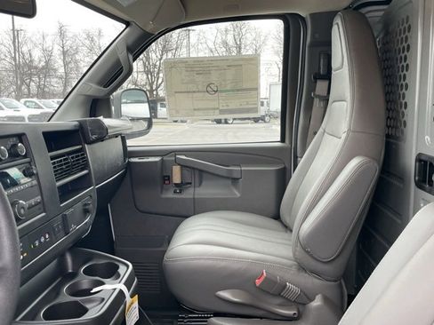 New 2025 Chevrolet Express 2500 Work Van w/ Driver Convenience Package image 35
