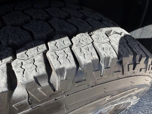 Used 2019 Nissan Titan PRO-4X image 11