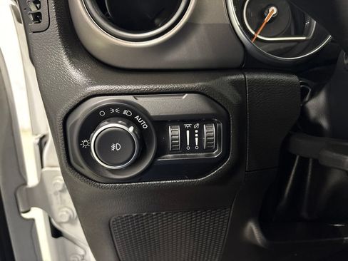 Used 2022 Jeep Wrangler Sport AWD/4WD image 21