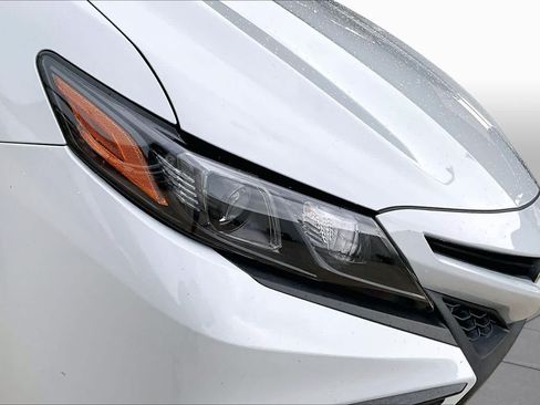 Used 2022 Toyota Camry SE FWD image 27