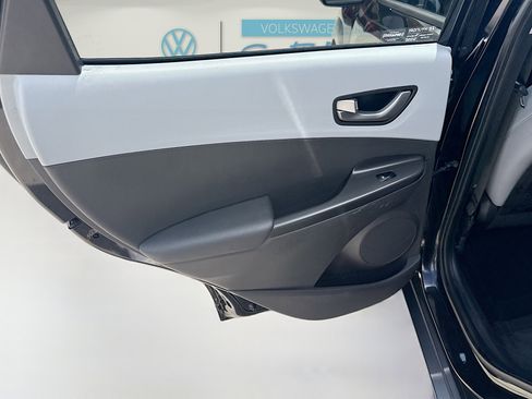 Used 2021 Hyundai Kona Limited FWD image 24
