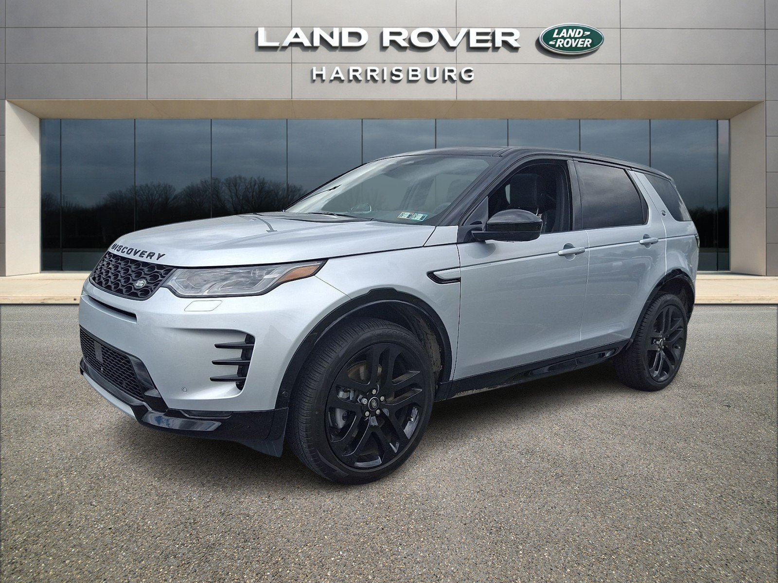 Used 2025 Land Rover Discovery Sport Dynamic SE AWD/4WD image 1